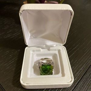 Beautiful silver 925 with emerald stone ring